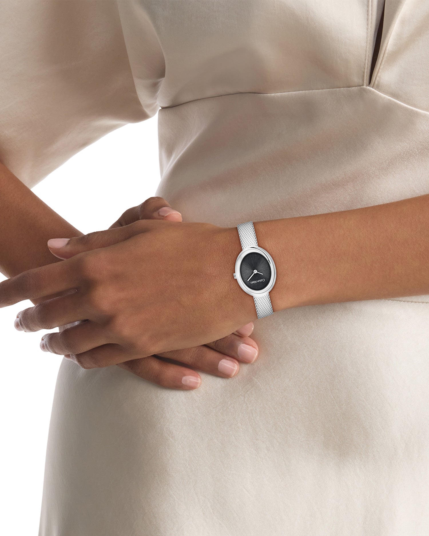 TWISTED BEZEL
